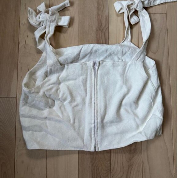 Minimalist off-white corset-style top with tie straps - Picture 6 of 7